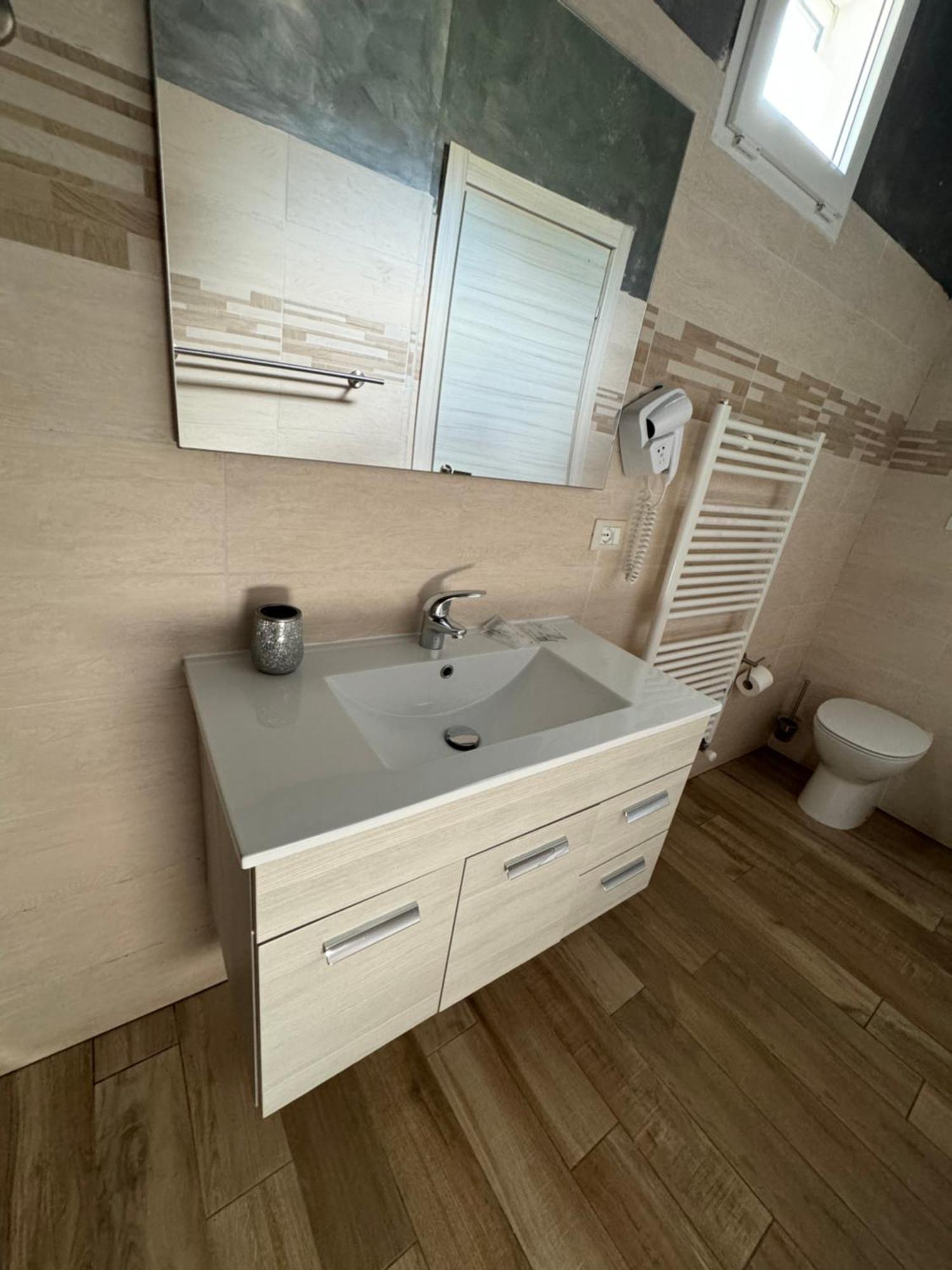 Atena B&B Apartments Platino San Silvestro  Buitenkant foto