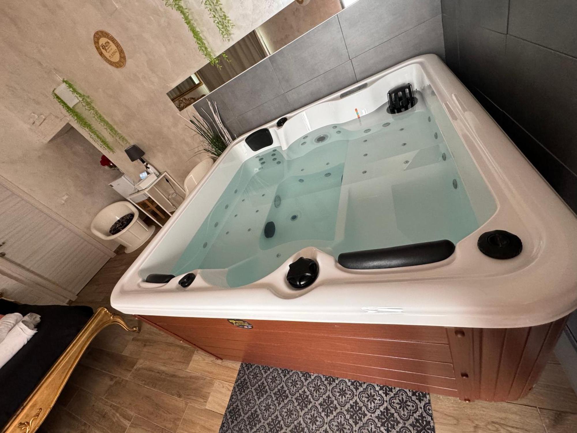 Atena B&B Apartments Platino San Silvestro  Buitenkant foto