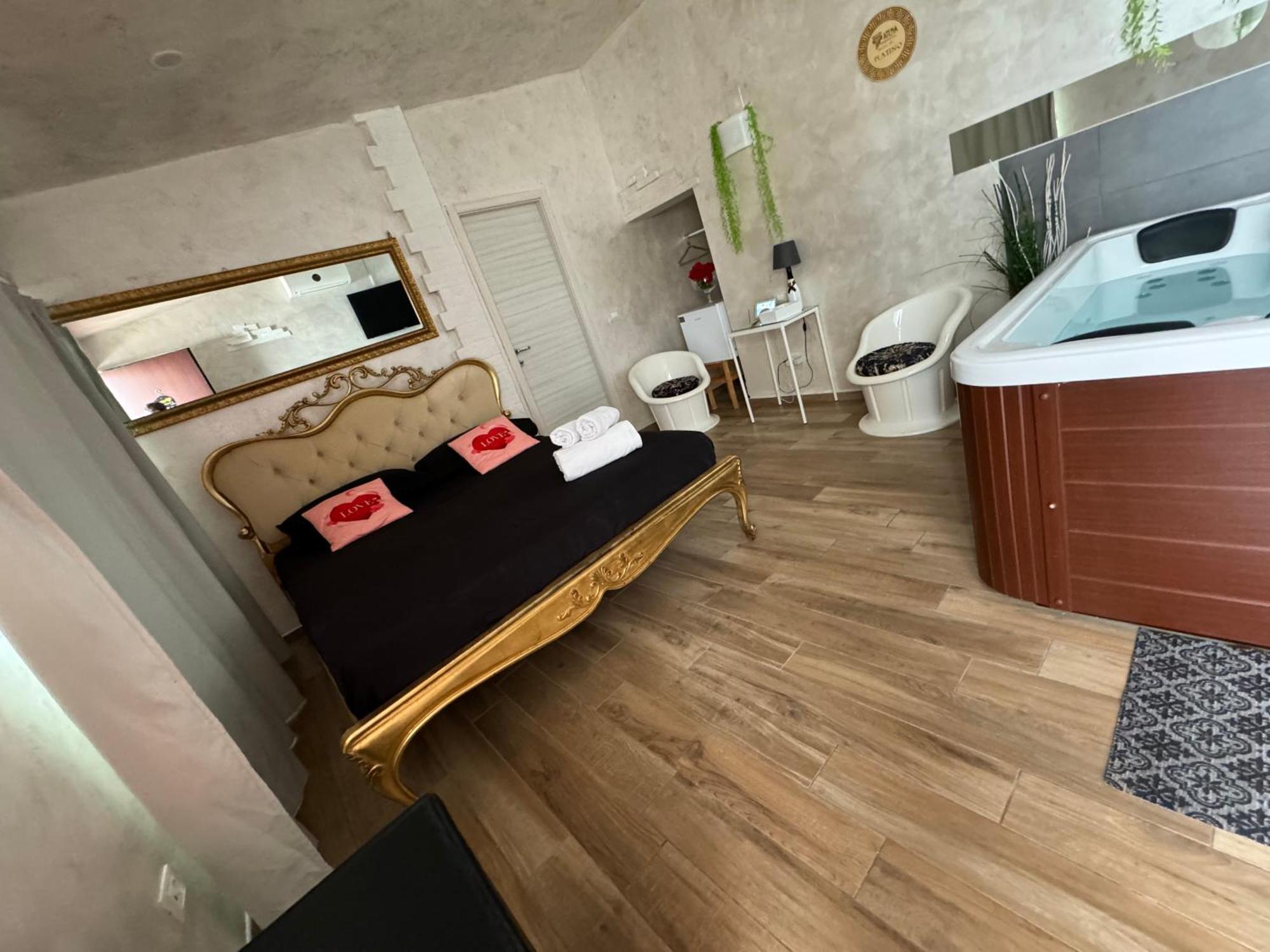 Atena B&B Apartments Platino San Silvestro  Buitenkant foto